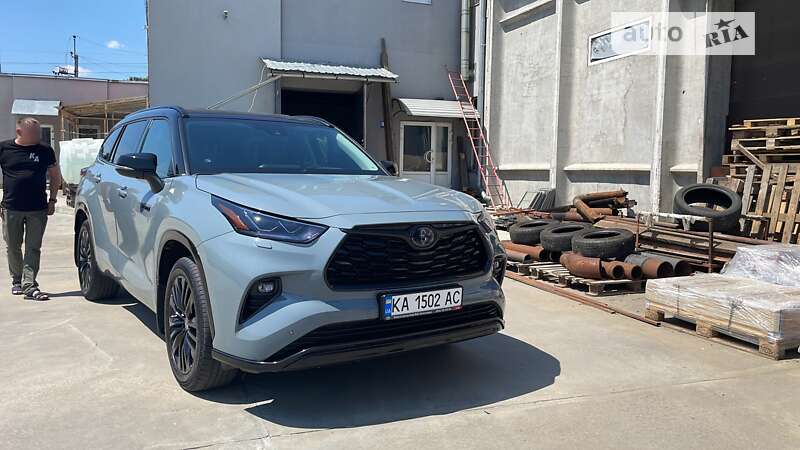 2021 toyota highlander