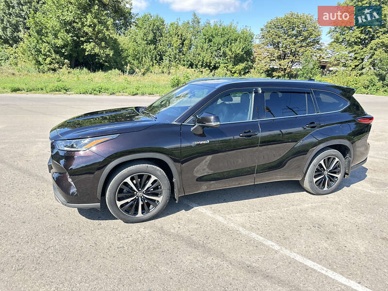 2021 toyota highlander