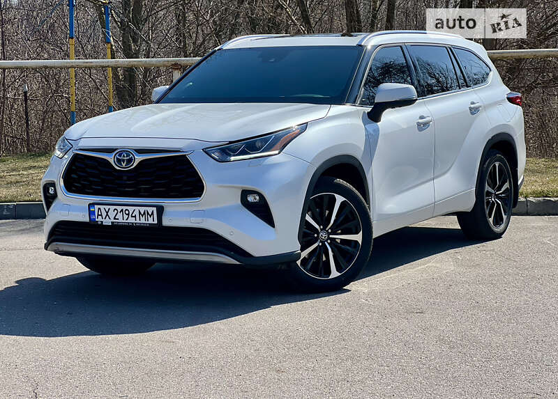 2021 toyota highlander hybrid