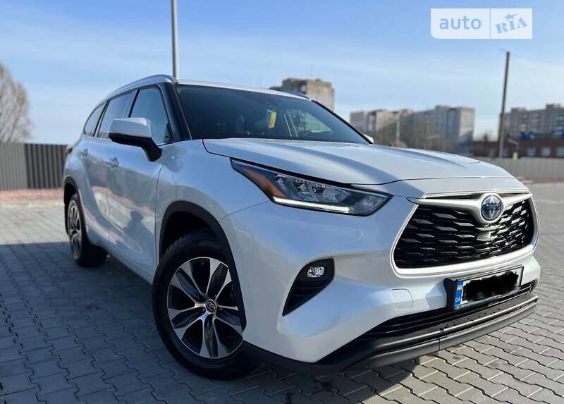 2022 toyota highlander hybrid