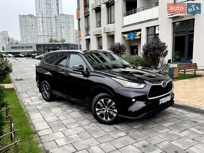 2021 toyota highlander hybrid