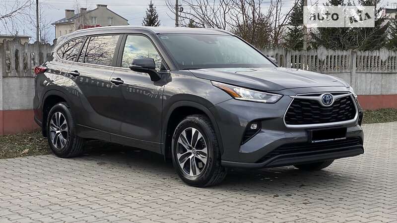 2023 toyota highlander hybrid