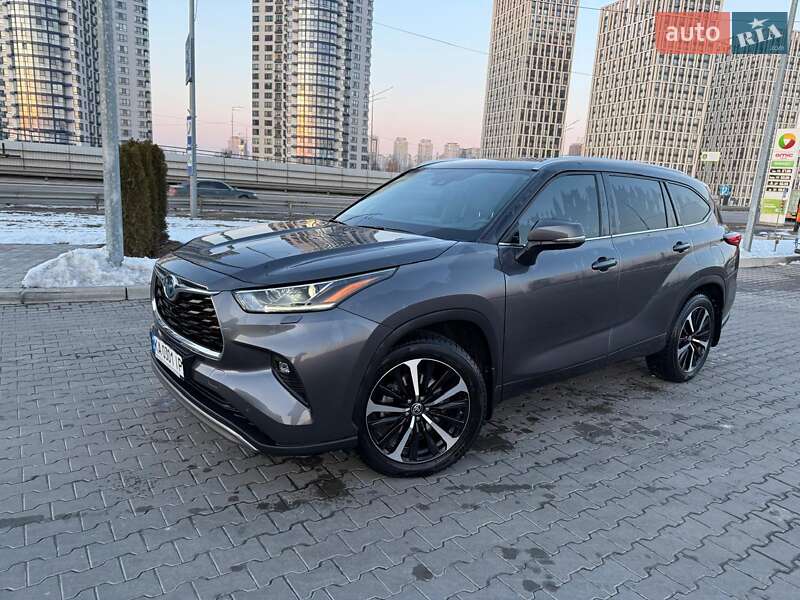 2022 toyota highlander hybrid