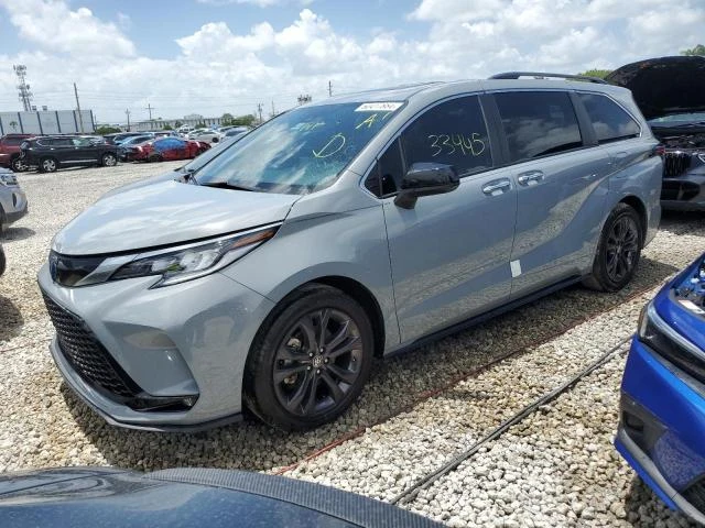 2023 TOYOTA Sienna