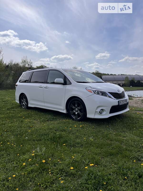 2016 toyota sienna