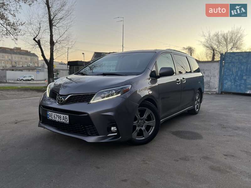 2018 toyota sienna