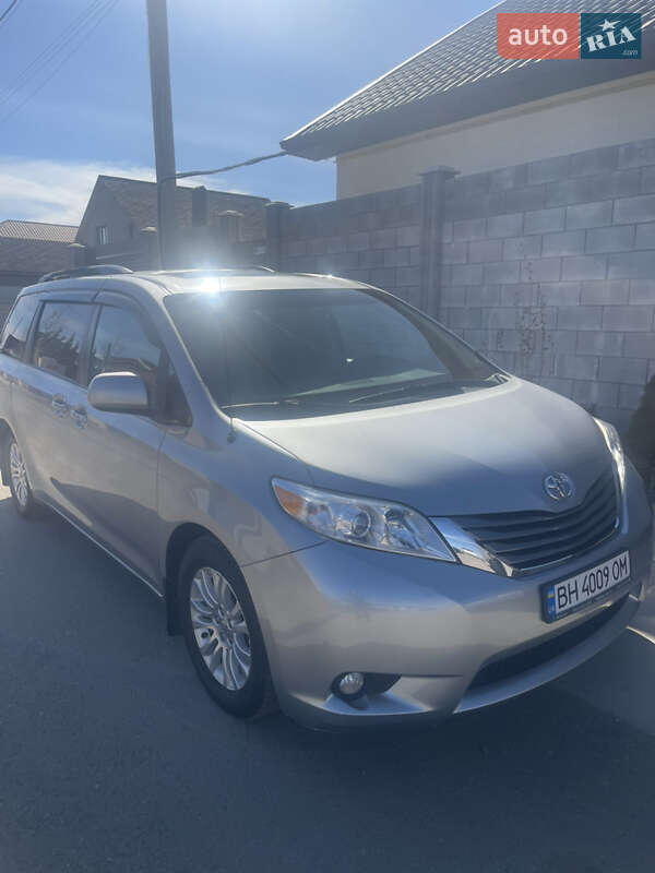 2013 toyota sienna