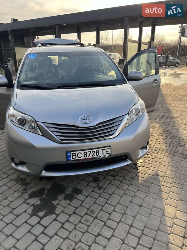 2016 toyota sienna