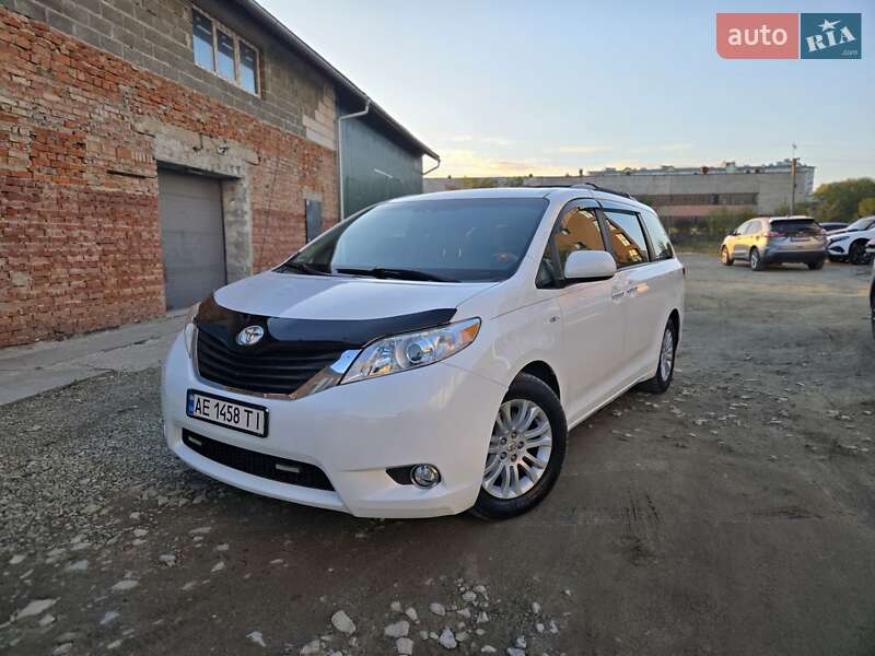 2013 toyota sienna