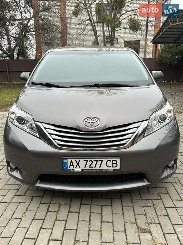 2016 toyota sienna