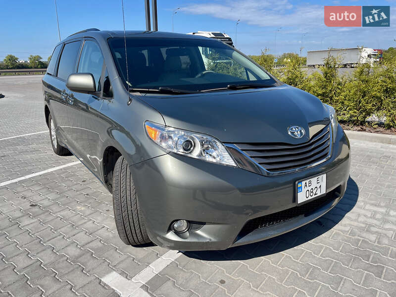 2014 toyota sienna