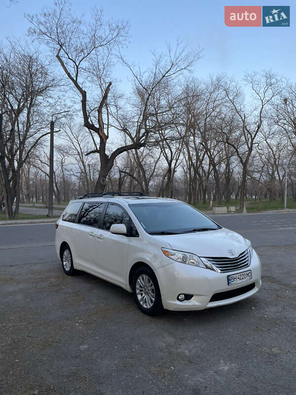 2017 toyota sienna