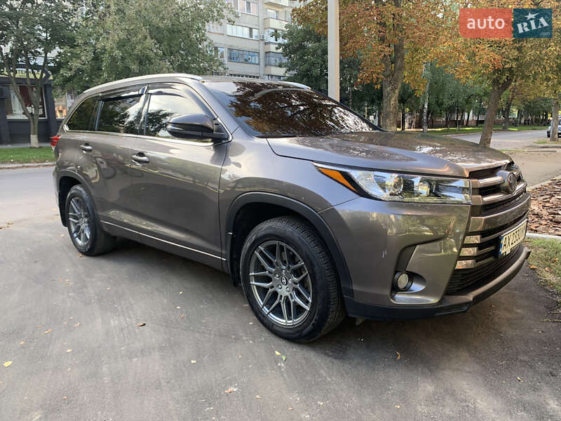 2017 toyota highlander