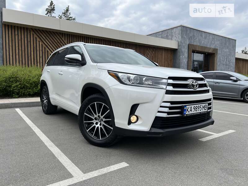 2017 toyota highlander