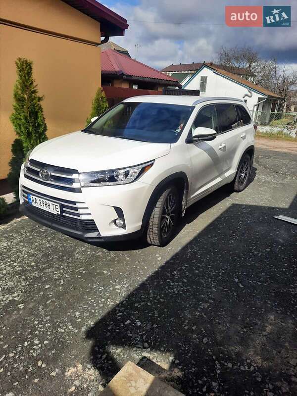2017 toyota highlander