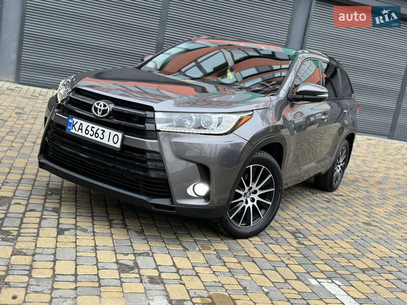 2017 toyota highlander