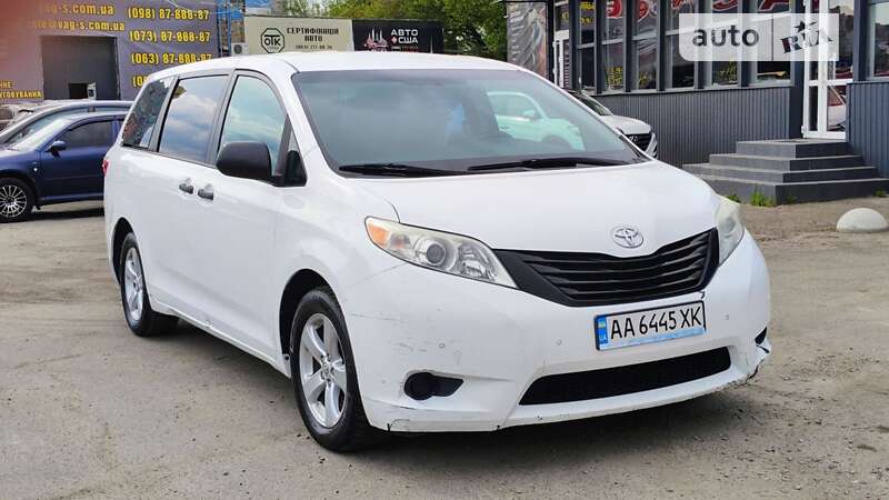 2016 toyota sienna