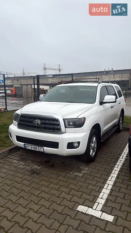 2011 toyota sequoia