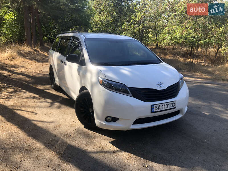 2016 toyota sienna