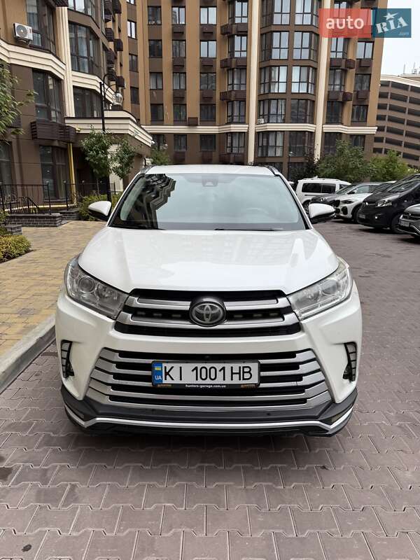 2017 toyota highlander