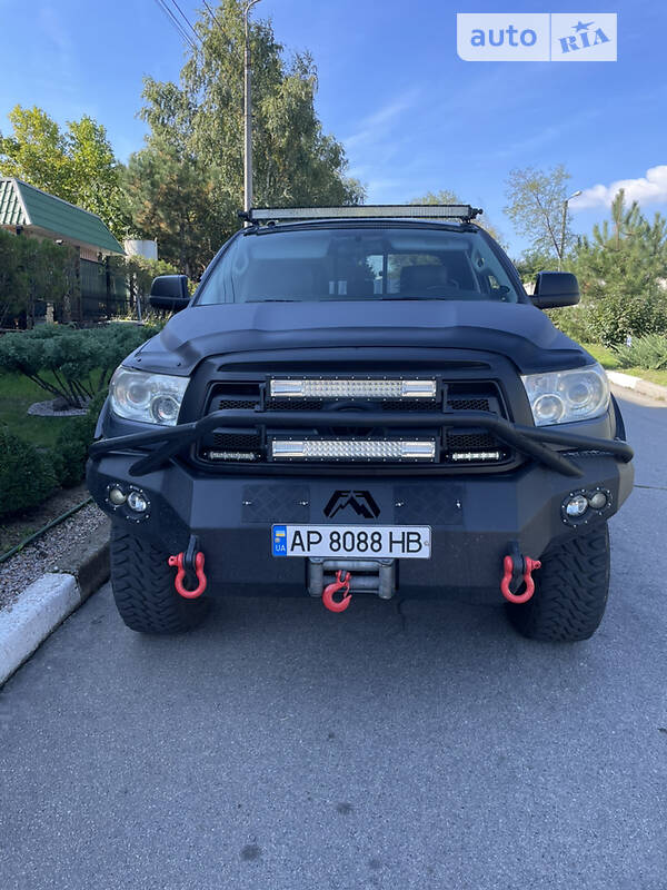 2010 TOYOTA Tundra