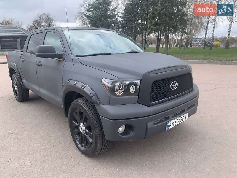 2011 toyota tundra