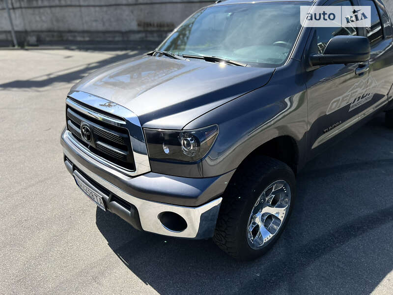 2012 toyota tundra