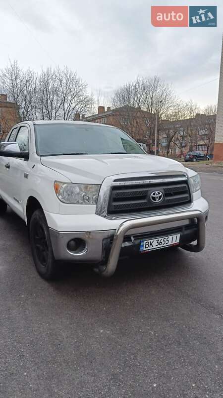 2012 toyota tundra