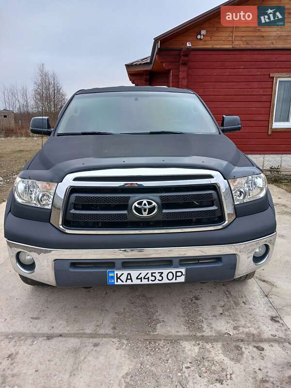 2010 toyota tundra