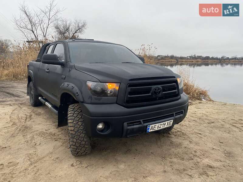 2011 toyota tundra