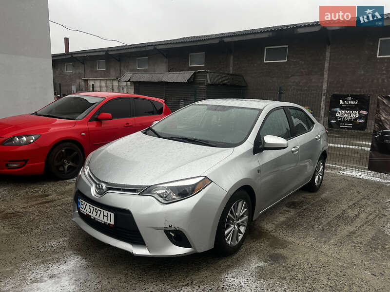 2013 toyota corolla