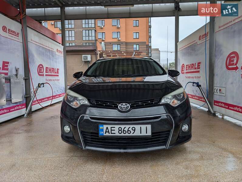 2014 toyota corolla