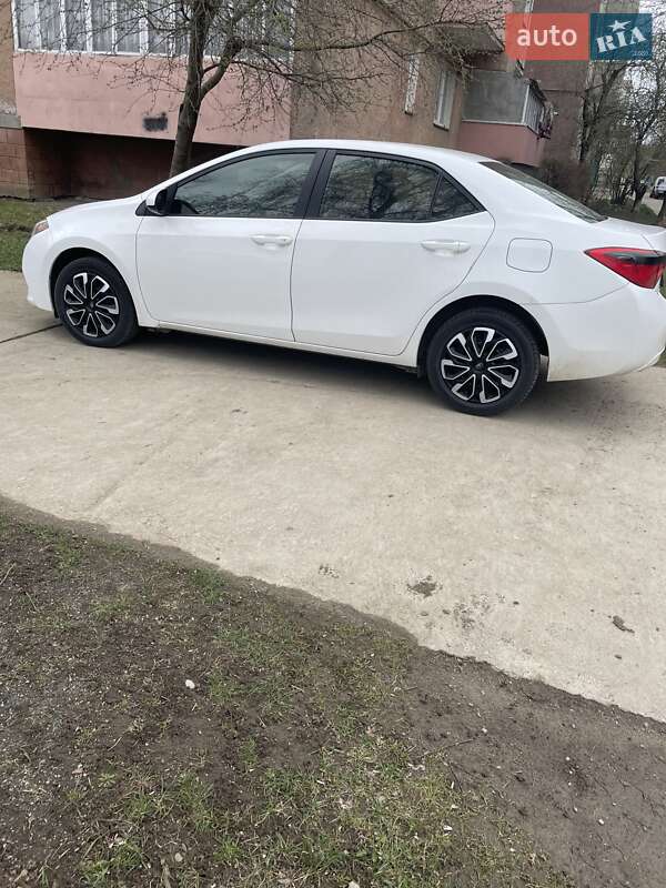 2016 toyota corolla