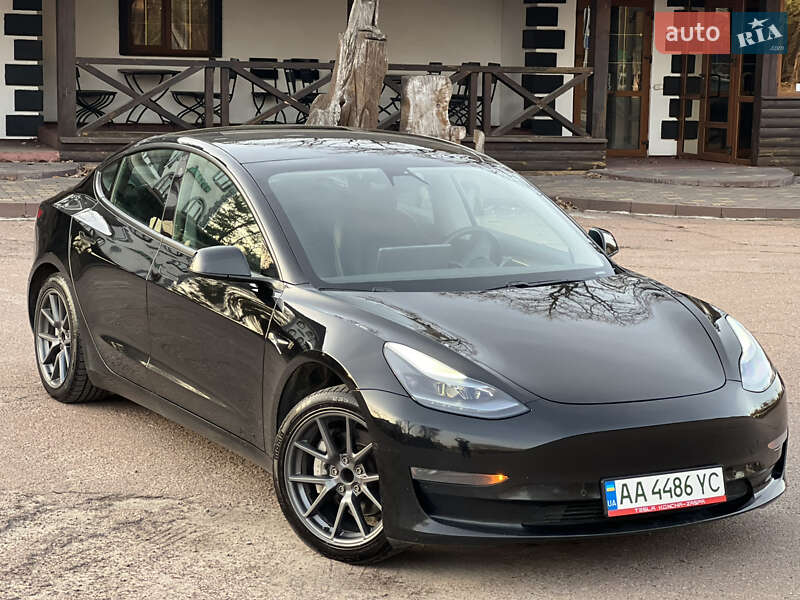 2021 TESLA Model 3