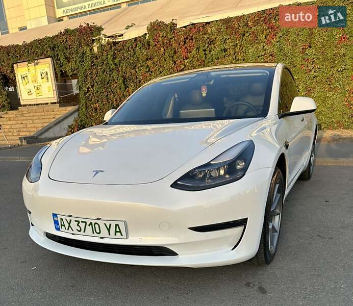2021 TESLA Model 3