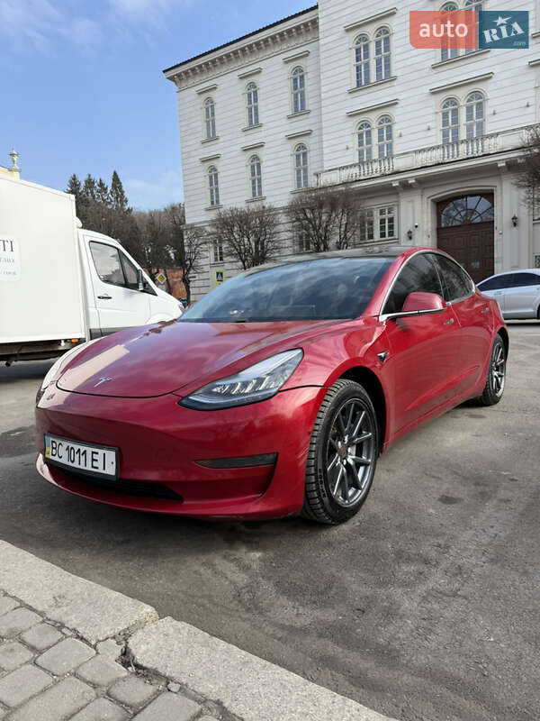 2018 TESLA Model 3