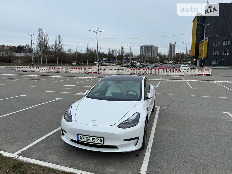 2022 tesla model 3