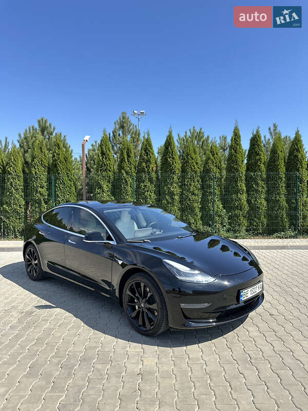2019 TESLA Model 3