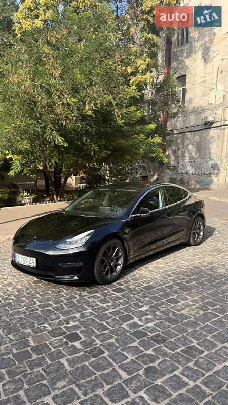 2018 TESLA Model 3
