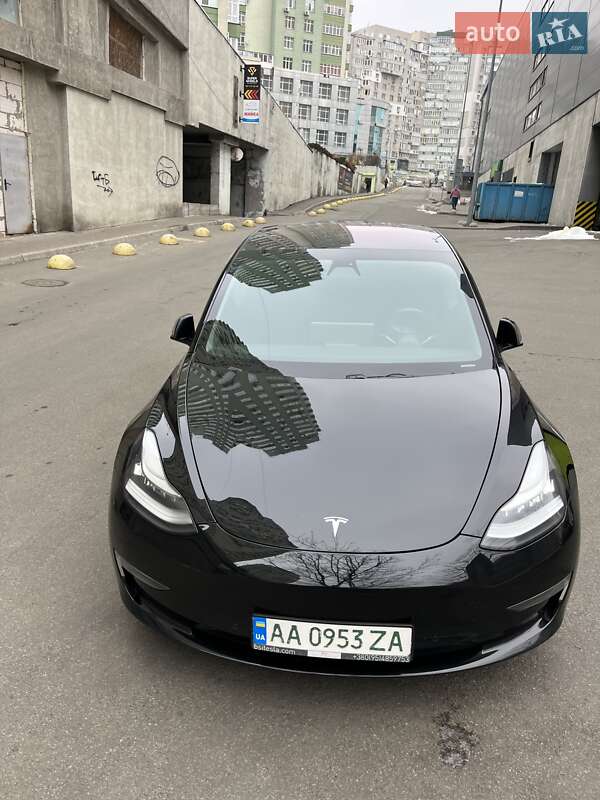 2019 TESLA Model 3