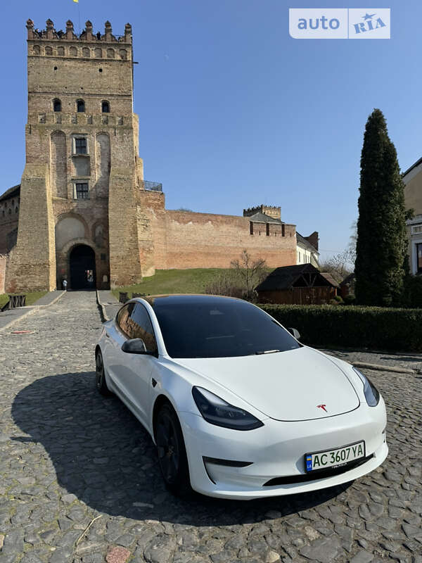 2021 tesla model 3