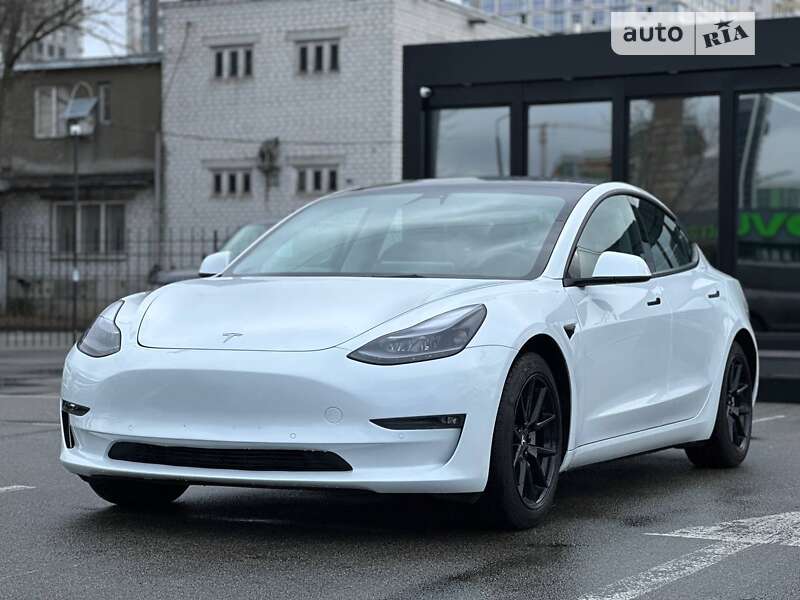 2022 tesla model 3