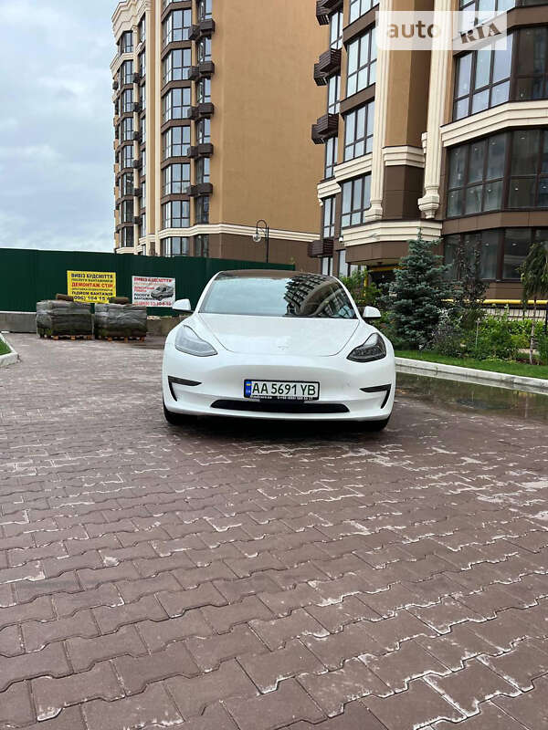 2022 tesla model 3