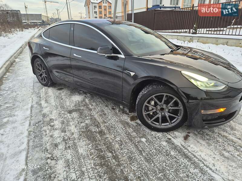2019 TESLA Model 3