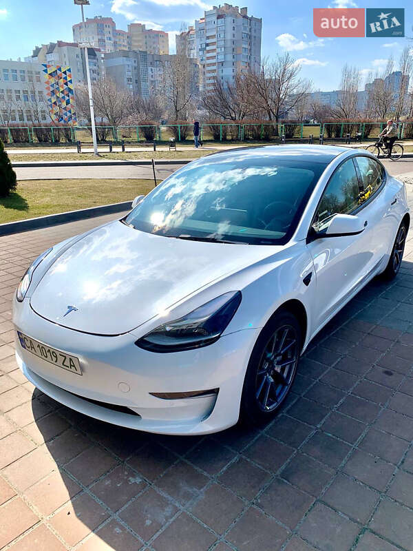 2022 tesla model 3