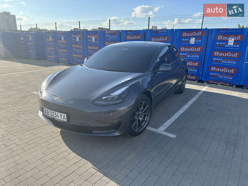 2022 tesla model 3