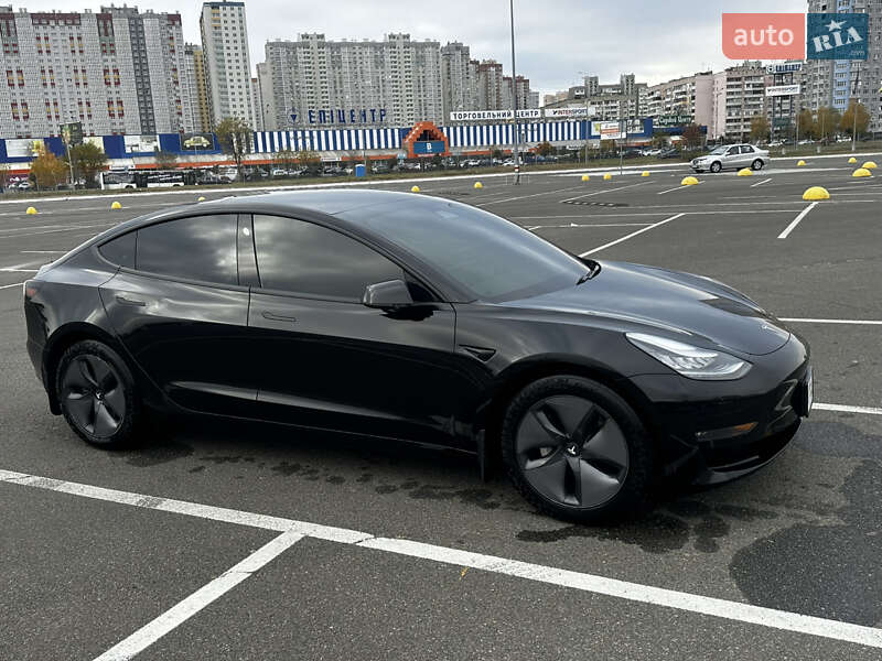 2019 TESLA Model 3