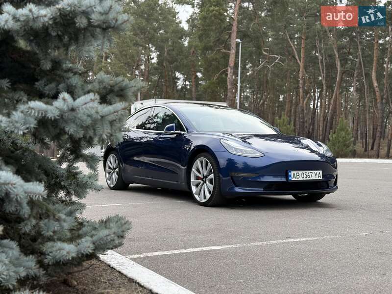 2018 TESLA Model 3