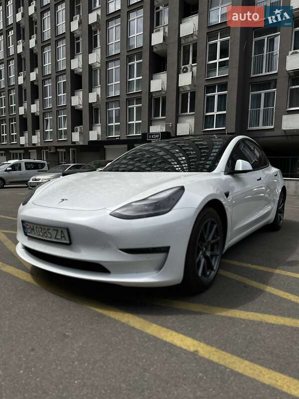 2022 tesla model 3