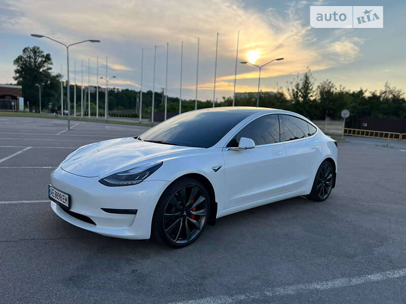 2019 TESLA Model 3
